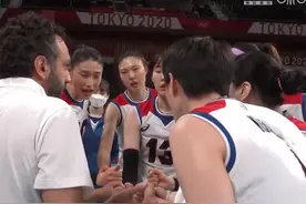 25-15！25-18！女排夺冠级劲旅杀嗨了，金软景低迷博斯科维奇23分图片