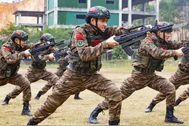 解放军省级军区司令员和武警总队司令员，到底谁的权力大？图片