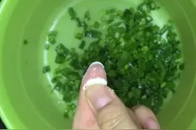 吃不够的葱花饼，做法简单，保存时间长，早餐再也不用愁了图片