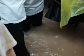 郑州地铁5号线被困者发声：这是距离死亡最近的一次，也是最绝望的一次图片