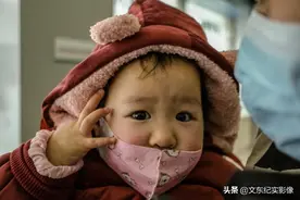 女婴7天开腹2次，4个月后又做肝脏移植，受尽折磨让人心疼图片