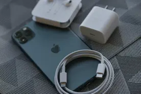 取消充电头的iPhone 12，现在怎么样了？惩罚终于到了图片