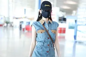 娜扎身材气质太优越，牛仔短裙穿出超模范，这腿围我酸了图片