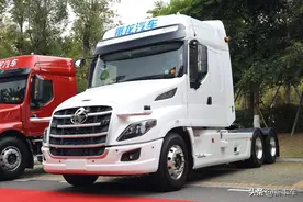 东风柳汽T7长头牵引车不仅更安全 大马力+小速比 一年节油1.5万元图片