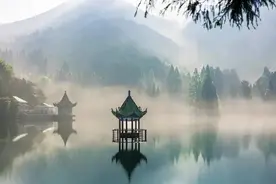 解读：“上善若水，厚德载物”的含义图片