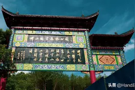 2020年7月-炎热夏季的赣州峰山图片