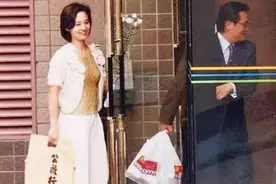 偷情男女遇到女子老公回家，男子慌乱中跳窗摔死了，谁来担责？图片