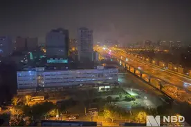 凌晨一声巨响，7吨炸药引爆，上海4栋百米高楼瞬间化为废墟！身处繁华闹市，为何烂尾空置近20年？图片