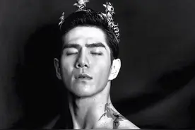 免费在线看帅哥！肌肉腹肌成熟帅男——戴祖雄图片