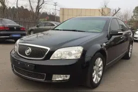 8万买辆三手别克车，被朋友调侃，打开后备箱车主乐了：你懂啥图片