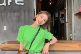 听说：T恤越大越好看？看下面这5组“搭配”，时髦慵懒不说还藏肉图片