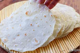 手把手教你做烙馍，烙时不用1滴油，吃的时候才叫香，柔软又筋道图片