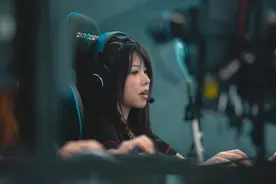 Mayumi得知阿水19岁？直呼太年轻：很想一起双排，不能打扰他夺冠图片