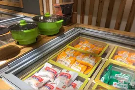 河北石家庄兴起“火锅超市”，牛羊肉、蔬菜、海鲜应有尽有，“一站式”可备齐所有食材图片