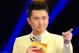 央视主持人杨帆：多才多艺铁铃人，在央视13年不如尼格买提出名？图片