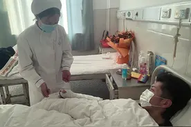 18岁艺考男孩为保护陌生女子手腕被砍伤，乐器加试或无法参加图片