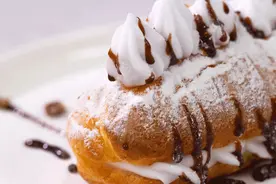 法国神级甜品「闪电泡芙」来啦，每一口都能感受到奶油的清甜图片