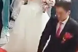 7个月身孕的新娘无法下跪，遭家中老人强迫，新郎的举动让人称赞视频封面