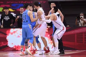 广东Vs北京，杜润旺与王骁辉发生冲突，曾繁日对尤度“猴子偷桃”图片