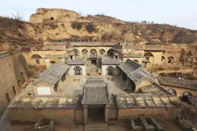 陕西一私家庄园，40亩地折腾了13年，“明五暗四六厢窑”窑洞图片