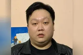 俄圣彼得堡警方：逮捕绑架、毒品、卖淫华人黑帮５名嫌犯图片