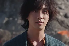 假面骑士OOO最终剧场版：安库回归，有2个欧兹图片