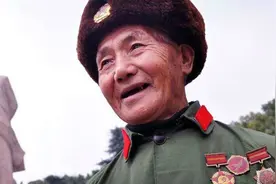 湖南78岁老农，妻子住院无钱治，给政府写信：我是毛主席警卫图片