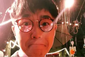 师父落难，七十多个徒弟选择沉默，他是唯一敢站出来发声的弟子图片