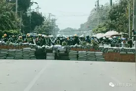 缅甸街头悬挂着大量女性筒裙，有何寓意？图片