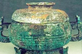 古墓出土千年浓汤，因为太臭被警察抓捕，专家得知后懊悔不已视频封面