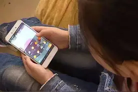 导员和女儿的聊天记录，家长看后愤怒了，大学辅导员都是这样的吗图片