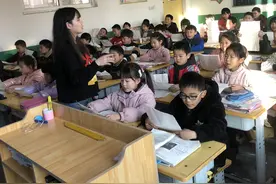 小学生戏腔唱《游山恋》走红网络，他的伯乐是一名22岁刚就业的特岗教师图片