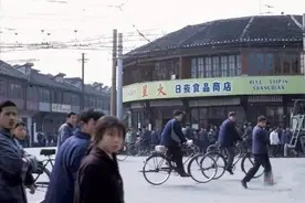 1988年，面对记者连番追问，朱镕基：上海重振雄风的日子就快到了图片