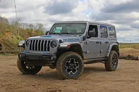 带电的“越野硬汉” 实拍Jeep牧马人4xe图片