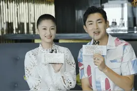 王彦霖艾佳妮回母校拍婚纱，校园牵手漫步上演逆光吻，夫妻相超足图片