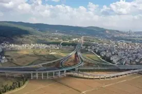 云南这条高速公路通车了，每公里计费7毛6，大家还能接受吗？图片