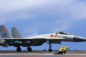 歼-15改进型陆续曝光，“魔改”歼-15将在航母编队担任什么角色？图片