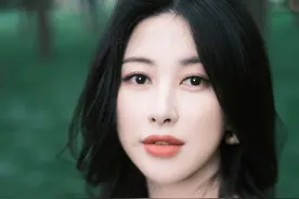 朱珠拍戏狠扇男搭档巴掌，将对方打后退半步，下戏后自责连称心疼图片