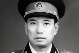 76年吴克华视察部队，因何事说：是我对不起奋战在昆仑山的战士们图片