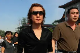 哈文挚爱的李咏：三年了父母未能去扫墓，留给女儿的不止“2亿”图片