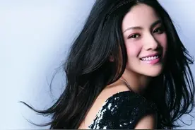 三叉戟：胡可饰演花儿，与警察谈一场中年恋爱图片