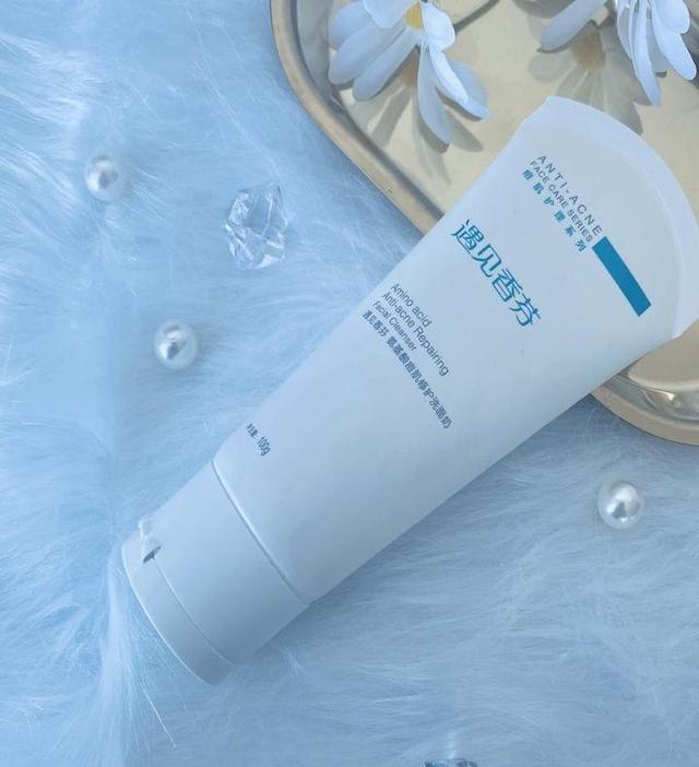 超市里“最不起眼”的6款洗面奶，穷人看不上，有钱人却抢着买