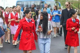 柬埔寨美女组团来中国相亲，不要彩礼钱，但必须答应她这个要求图片