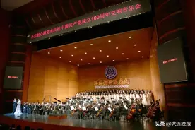 在灿烂的阳光下图片