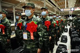 武警兵团总队首批新兵入营图片