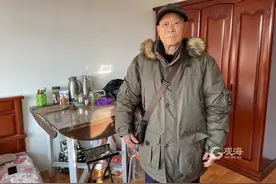 奔波近10个小时，跨越千里，青岛87岁老人只为这一件事！图片