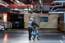 凌晨2点的深圳代驾：30岁我当老板，40岁我给老板开车图片