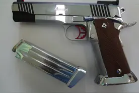 轻武器欣赏系列，一组银色1911，有没有喜欢的图片