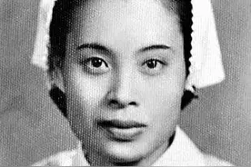 77岁美国老兵来到中国，见到一92岁老妇人，单膝跪地喊：天使姐姐图片