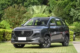 宝骏530，一辆神奇的SUV，国内卖7万多，国外卖27万多图片
